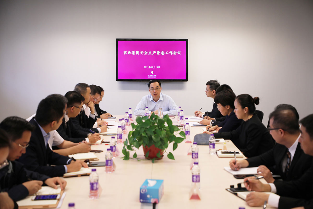 06a8ed79aa86882203bfe356b094d98b.jpg 06a8ed79aa86882203bfe356b094d98b.jpg